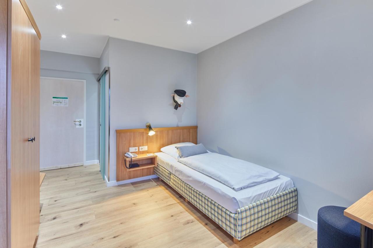 Hotel Sonneck Knüllwald Esterno foto