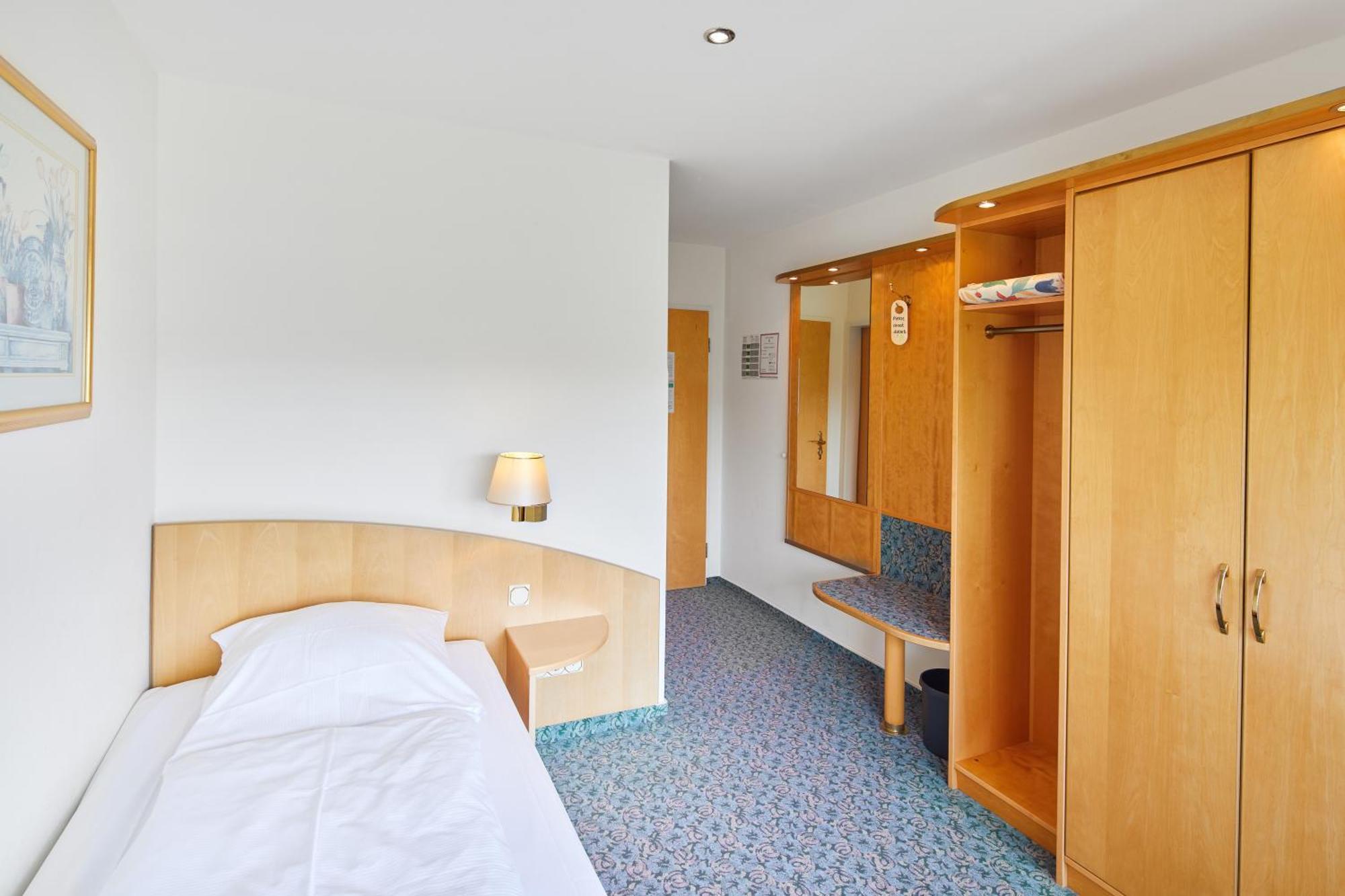 Hotel Sonneck Knüllwald Esterno foto