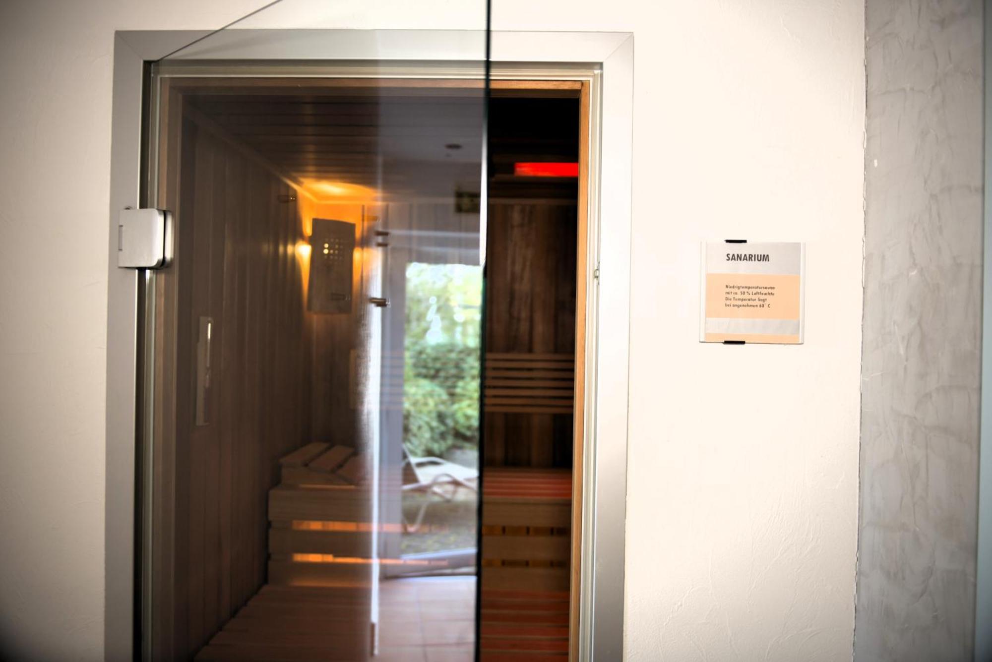 Hotel Sonneck Knüllwald Esterno foto